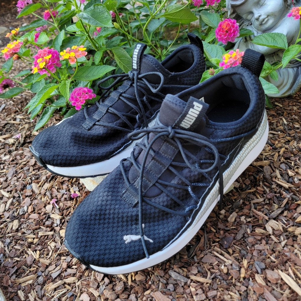 PUMA ♡ Sweet Black 'n White Soft Foam Optimal Comfort Athletic Sneakers 8.5
